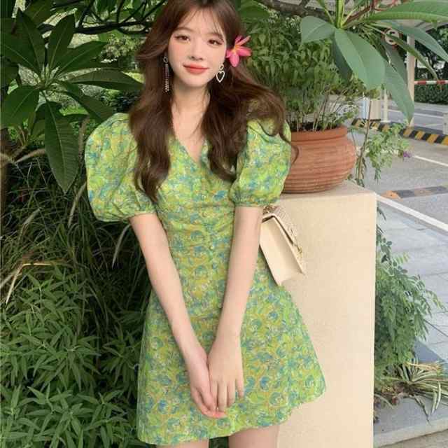 ワンピース レディース S M L グリーン 半袖 花柄 フラワー フローラル プリント ボタン パフスリーブ Vネック ミニ丈 Aライン デザイン レトロ ハイウエスト スタイルアップ 脚長効果