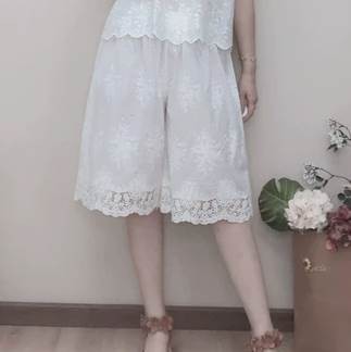 レディース パンツ ボトムス ショートパンツ ハーフパンツ ショート 膝丈 ハーフ フレア セミフレア フェミニン レース 刺繍 ゴム かわいい 大人可愛い きれいめ シンプル カジュアル